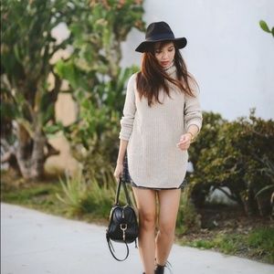 Urban Outfitter Turtleneck sweater - Tan - M